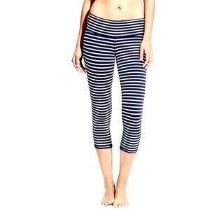 Athleta Navy Blue White Chaturanga Stripe Crop Capri Leggings Size Extra Small